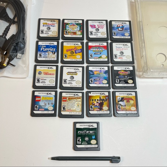 (KID'S BUNDLE) Blue Nintendo DSi W/ 17 Games & Accessories! - Picture 4 of 17